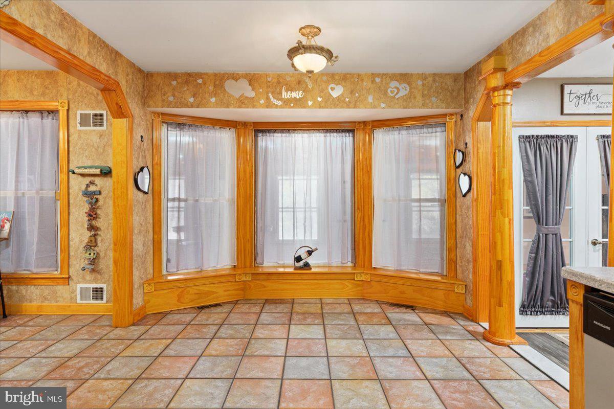 562 LOGGER DR, GORE, Virginia 22637, 3 Bedrooms Bedrooms, ,4 BathroomsBathrooms,Residential,For sale,562 LOGGER DR,VAFV2036740 MLS # VAFV2036740