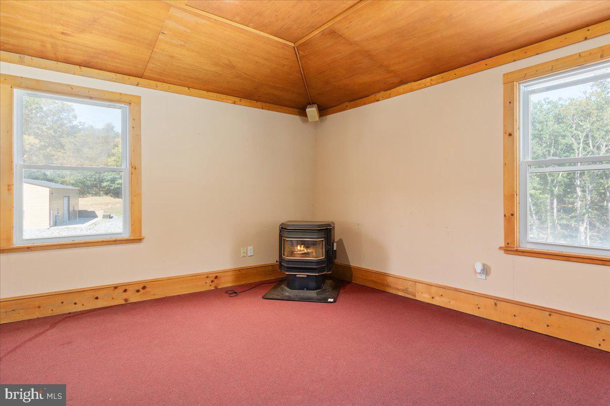 562 LOGGER DR, GORE, Virginia 22637, 3 Bedrooms Bedrooms, ,4 BathroomsBathrooms,Residential,For sale,562 LOGGER DR,VAFV2036740 MLS # VAFV2036740