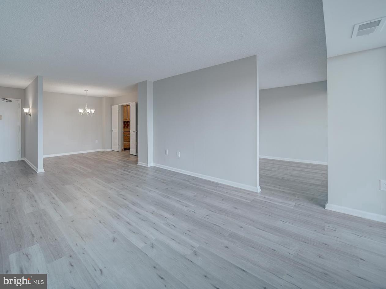 5300 HOLMES RUN PKWY #709, ALEXANDRIA, Virginia 22304, 2 Bedrooms Bedrooms, ,2 BathroomsBathrooms,Residential,For sale,5300 HOLMES RUN PKWY #709,VAAX2049540 MLS # VAAX2049540