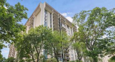 5300 HOLMES RUN PKWY #709, ALEXANDRIA, Virginia 22304, 2 Bedrooms Bedrooms, ,2 BathroomsBathrooms,Residential,For sale,5300 HOLMES RUN PKWY #709,VAAX2049540 MLS # VAAX2049540