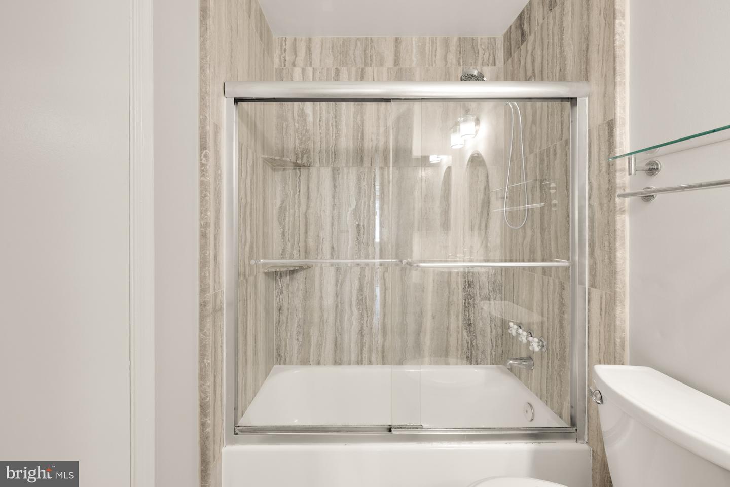 2001 16TH ST NW #303, WASHINGTON, District Of Columbia 20009, 2 Bedrooms Bedrooms, ,1 BathroomBathrooms,Residential,For sale,2001 16TH ST NW #303,DCDC2221656 MLS # DCDC2221656