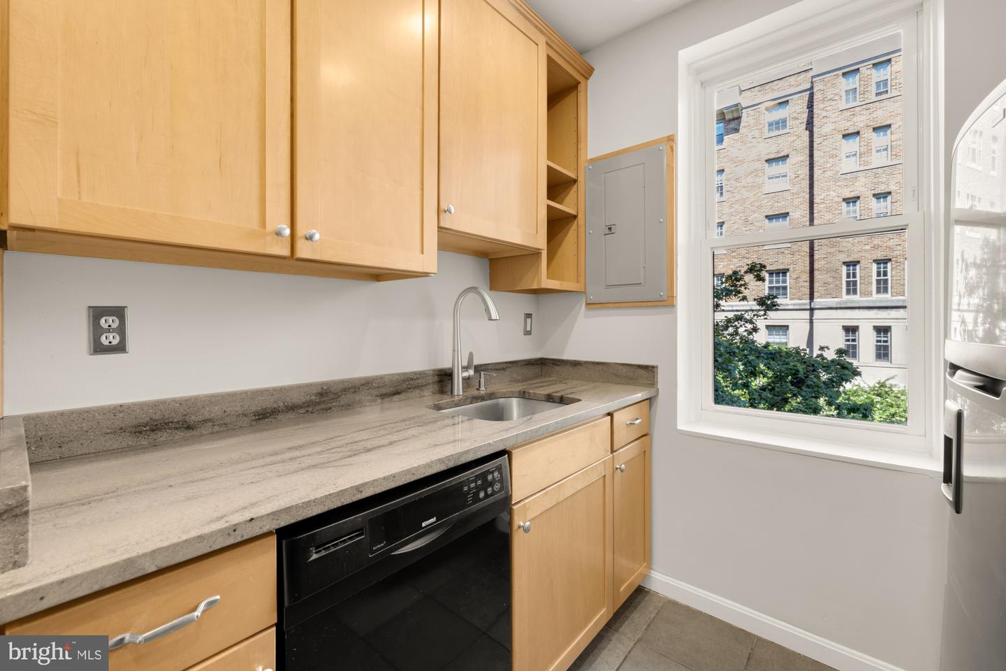 2001 16TH ST NW #303, WASHINGTON, District Of Columbia 20009, 2 Bedrooms Bedrooms, ,1 BathroomBathrooms,Residential,For sale,2001 16TH ST NW #303,DCDC2221656 MLS # DCDC2221656