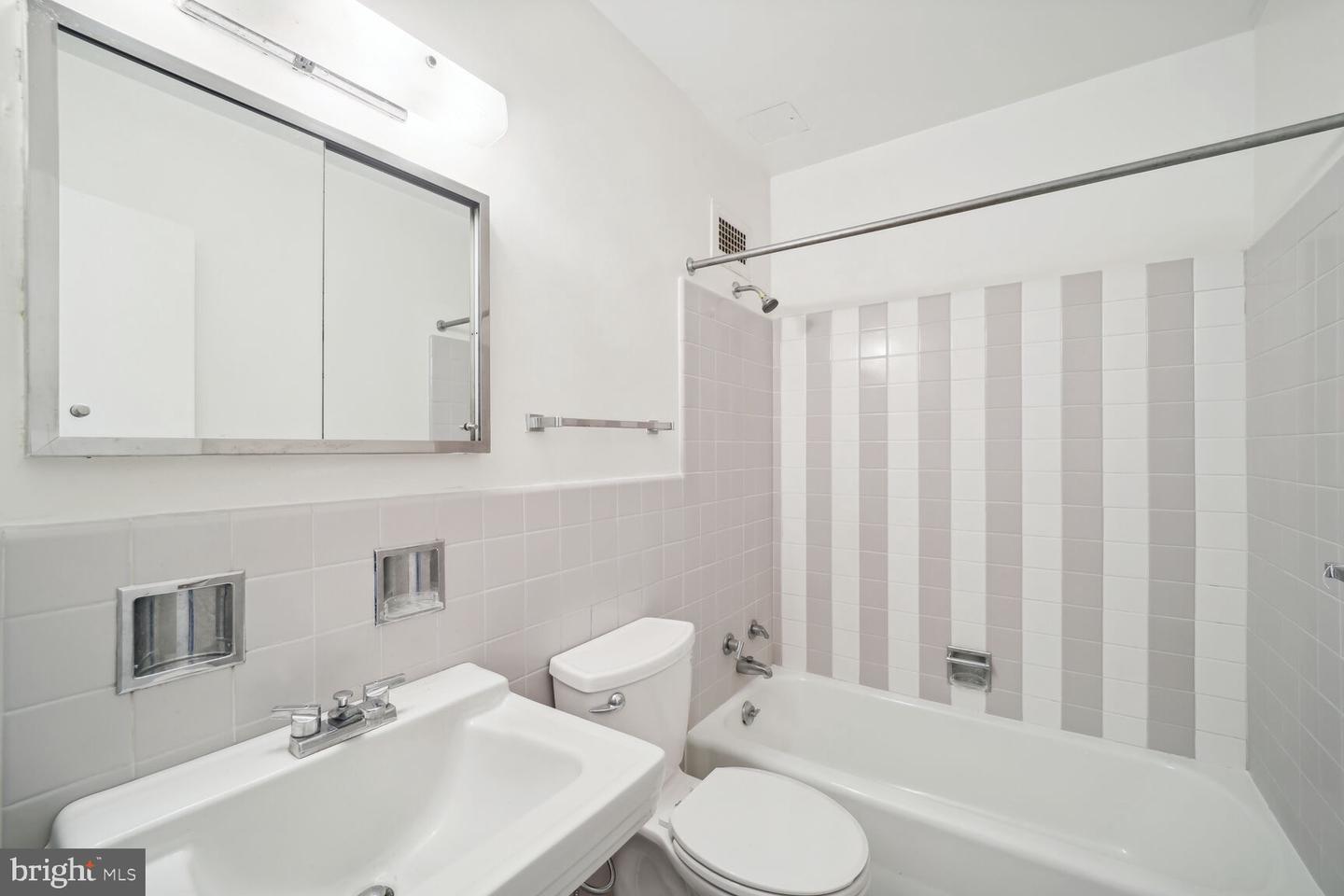 2475 VIRGINIA AVE NW #925, WASHINGTON, District Of Columbia 20037, 1 Bedroom Bedrooms, ,1 BathroomBathrooms,Residential,For sale,2475 VIRGINIA AVE NW #925,DCDC2221684 MLS # DCDC2221684