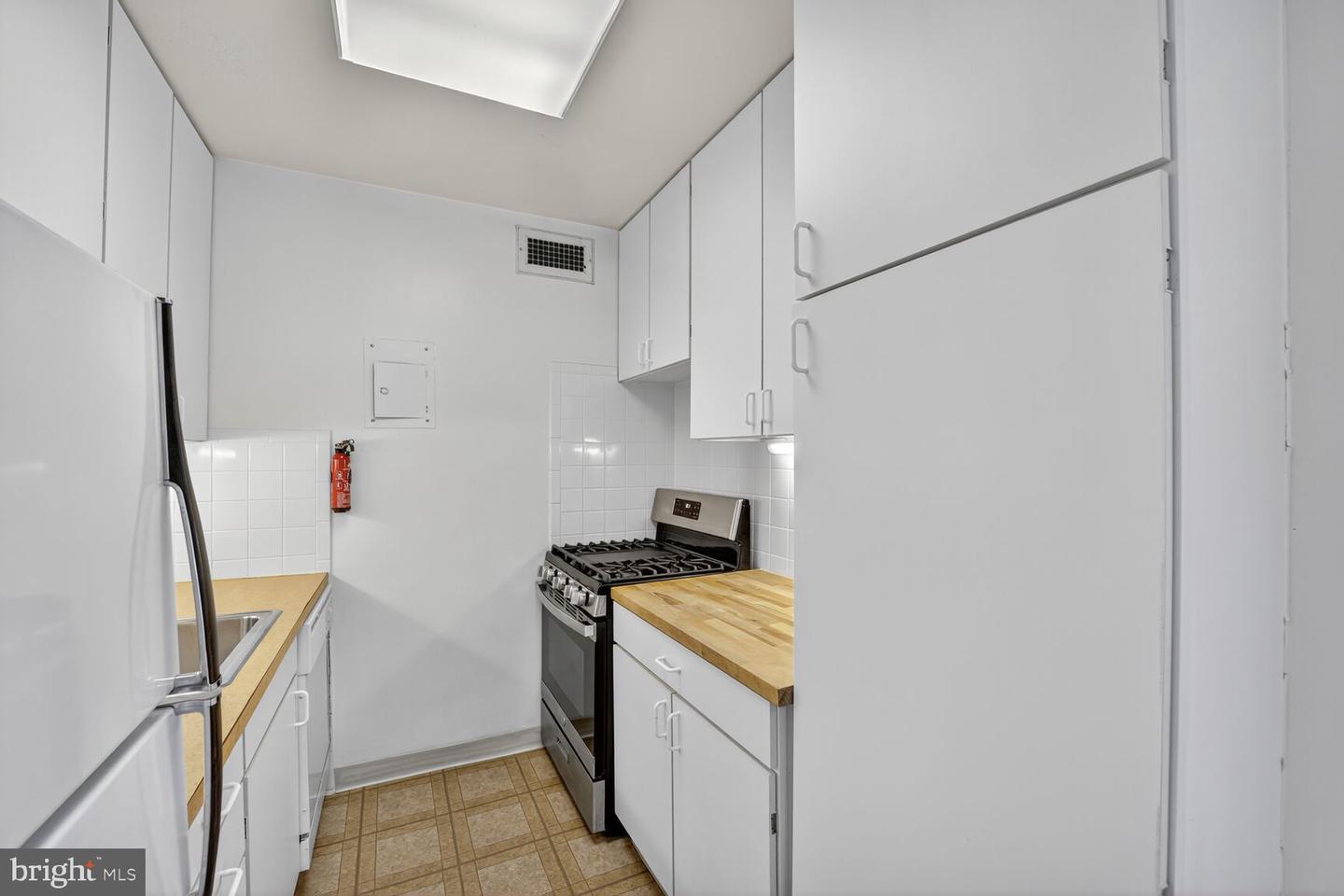 2475 VIRGINIA AVE NW #925, WASHINGTON, District Of Columbia 20037, 1 Bedroom Bedrooms, ,1 BathroomBathrooms,Residential,For sale,2475 VIRGINIA AVE NW #925,DCDC2221684 MLS # DCDC2221684