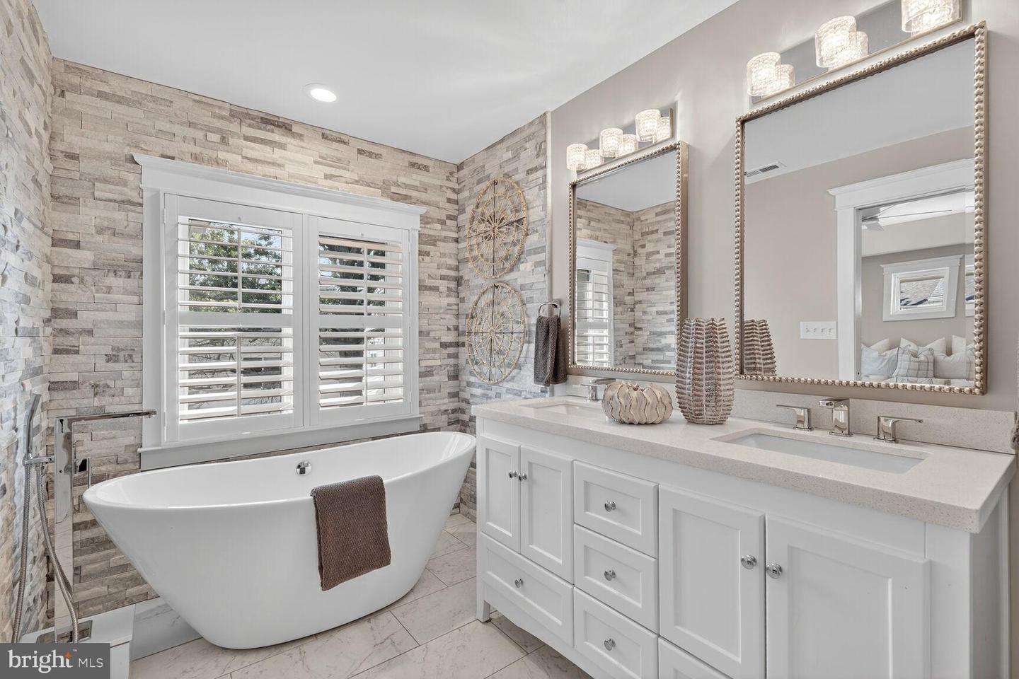 115 E SPRING ST, ALEXANDRIA, Virginia 22301, 4 Bedrooms Bedrooms, ,4 BathroomsBathrooms,Residential,For sale,115 E SPRING ST,VAAX2043086 MLS # VAAX2043086