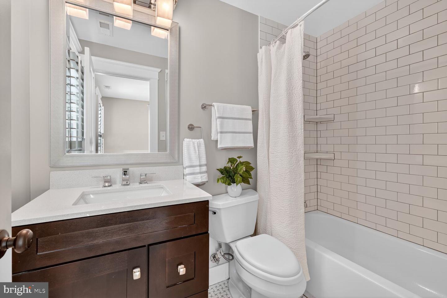 115 E SPRING ST, ALEXANDRIA, Virginia 22301, 4 Bedrooms Bedrooms, ,4 BathroomsBathrooms,Residential,For sale,115 E SPRING ST,VAAX2043086 MLS # VAAX2043086