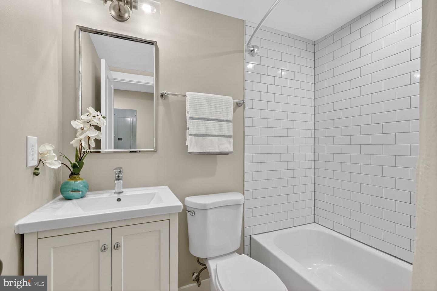 115 E SPRING ST, ALEXANDRIA, Virginia 22301, 4 Bedrooms Bedrooms, ,4 BathroomsBathrooms,Residential,For sale,115 E SPRING ST,VAAX2043086 MLS # VAAX2043086