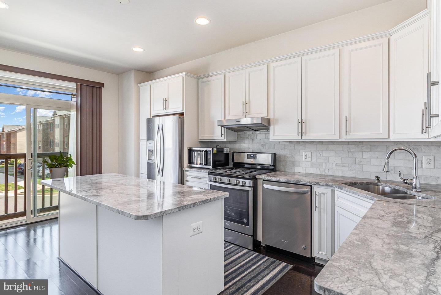 15993 MARSH PL, HAYMARKET, Virginia 20169, 3 Bedrooms Bedrooms, ,2 BathroomsBathrooms,Residential,For sale,15993 MARSH PL,VAPW2092106 MLS # VAPW2092106