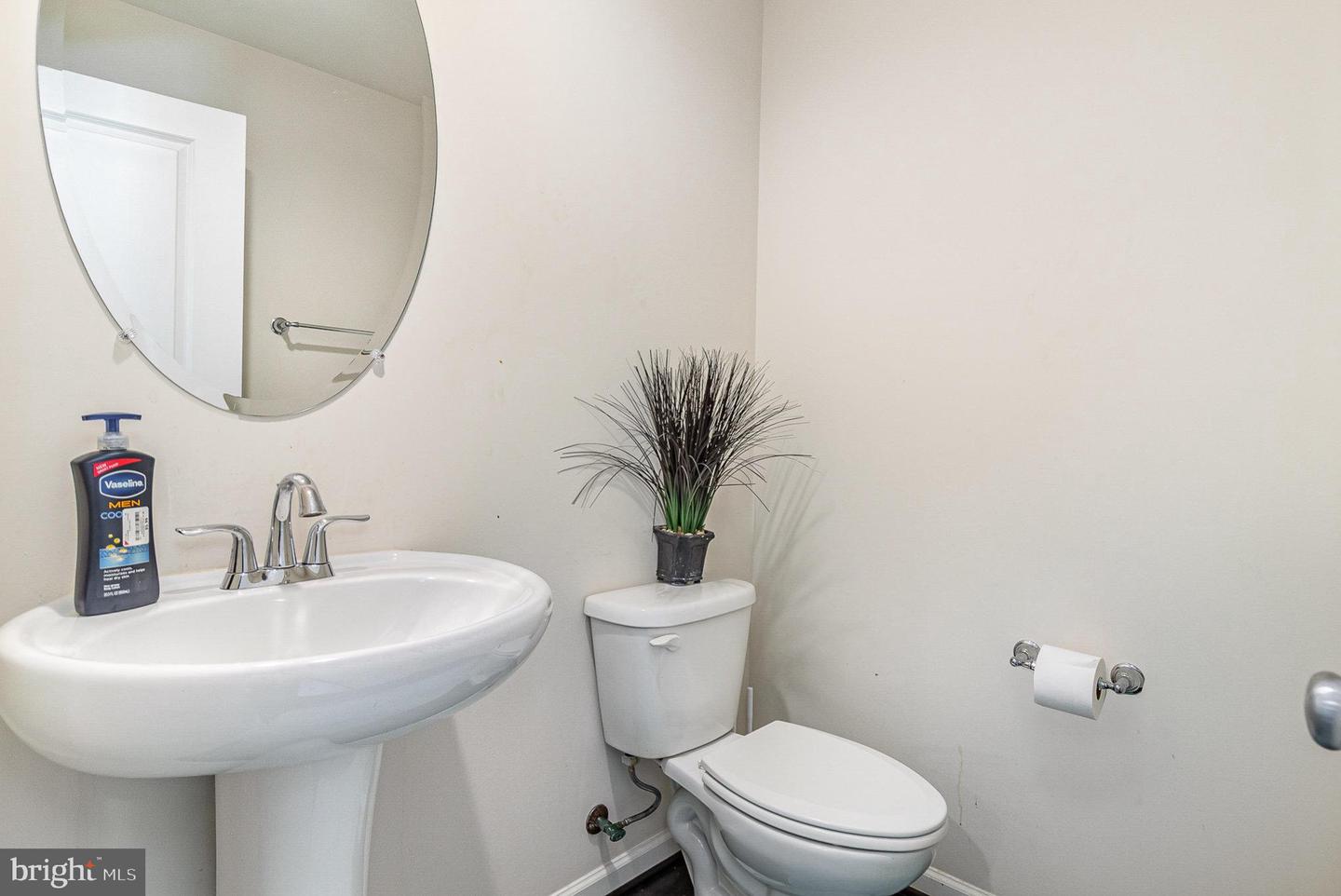 15993 MARSH PL, HAYMARKET, Virginia 20169, 3 Bedrooms Bedrooms, ,2 BathroomsBathrooms,Residential,For sale,15993 MARSH PL,VAPW2092106 MLS # VAPW2092106