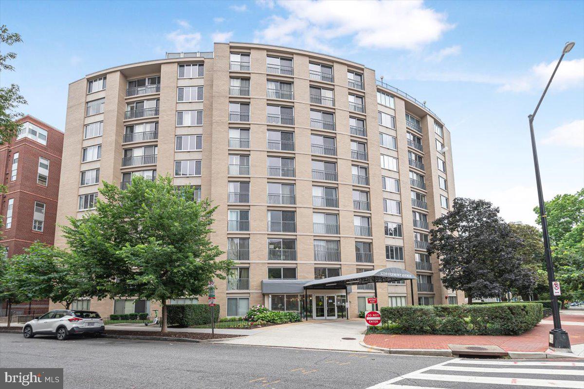 1239 VERMONT AVE NW #902, WASHINGTON, District Of Columbia 20005, 2 Bedrooms Bedrooms, ,2 BathroomsBathrooms,Residential,For sale,1239 VERMONT AVE NW #902,DCDC2205780 MLS # DCDC2205780