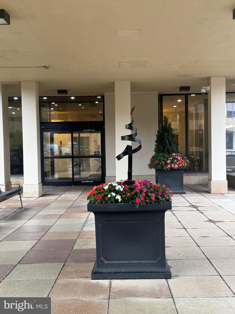 400 MADISON ST #405, ALEXANDRIA, Virginia 22314, 1 Bedroom Bedrooms, ,1 BathroomBathrooms,Residential,For sale,400 MADISON ST #405,VAAX2047186 MLS # VAAX2047186