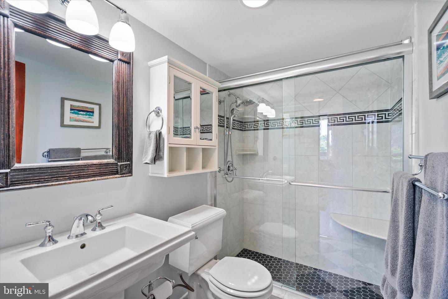 400 MADISON ST #405, ALEXANDRIA, Virginia 22314, 1 Bedroom Bedrooms, ,1 BathroomBathrooms,Residential,For sale,400 MADISON ST #405,VAAX2047186 MLS # VAAX2047186