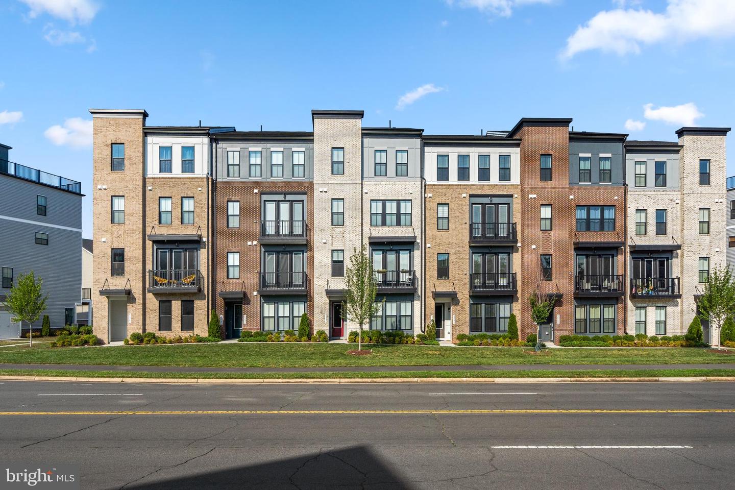 43376 FARRINGDON SQ, BROADLANDS, Virginia 20148, 3 Bedrooms Bedrooms, ,2 BathroomsBathrooms,Residential,For sale,43376 FARRINGDON SQ,VALO2101596 MLS # VALO2101596