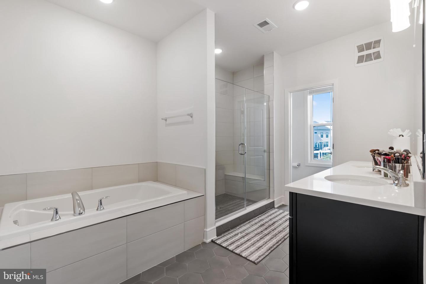 43376 FARRINGDON SQ, BROADLANDS, Virginia 20148, 3 Bedrooms Bedrooms, ,2 BathroomsBathrooms,Residential,For sale,43376 FARRINGDON SQ,VALO2101596 MLS # VALO2101596 43376 FARRINGDON SQ, BROADLANDS, Virginia 20148, 3 Bedrooms Bedrooms, ,2 BathroomsBathrooms,Residential,For sale,43376 FARRINGDON SQ,VALO2101596 MLS # VALO2101596