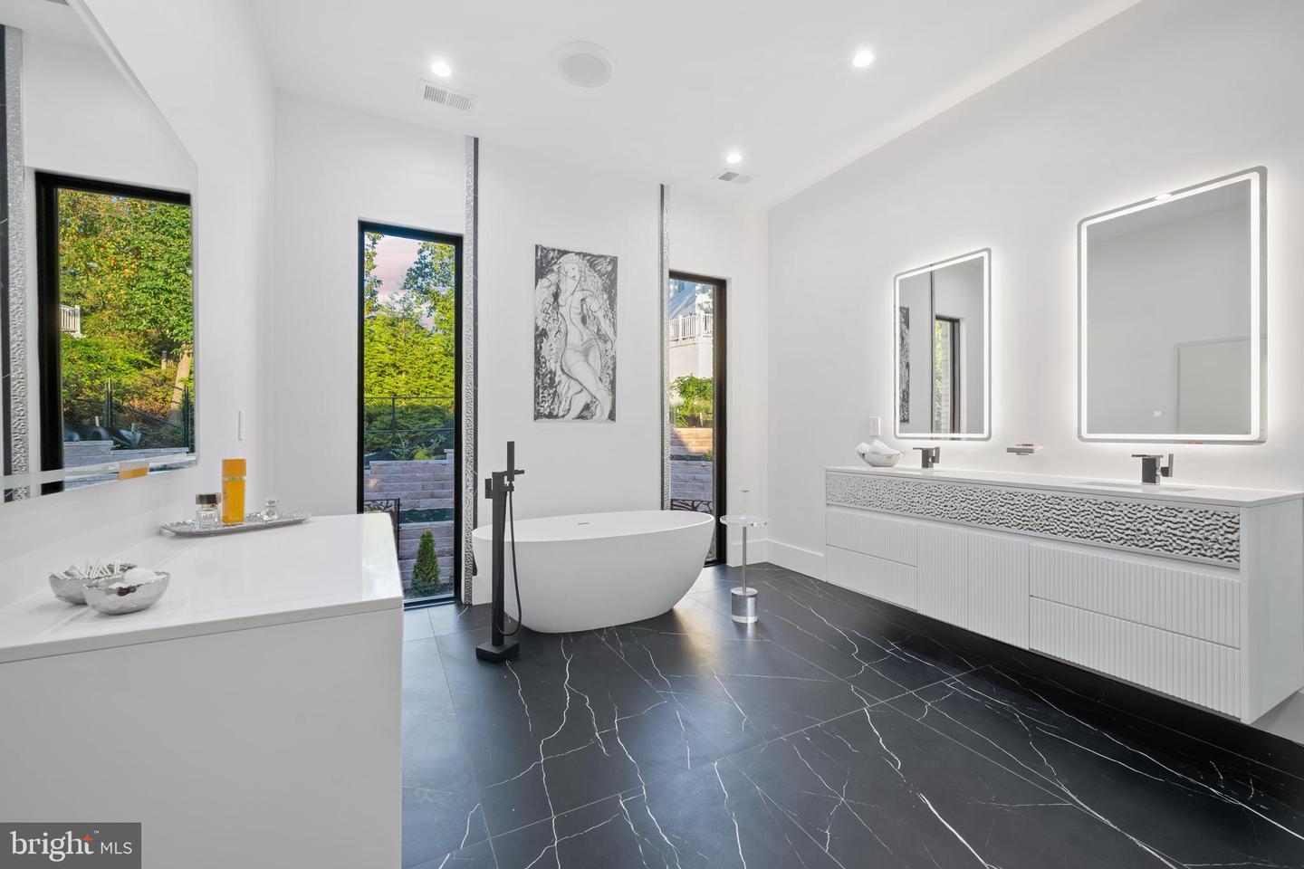 4509 FOXHALL CRES NW, WASHINGTON, District Of Columbia 20007, 5 Bedrooms Bedrooms, ,6 BathroomsBathrooms,Residential,For sale,4509 FOXHALL CRES NW,DCDC2213036 MLS # DCDC2213036