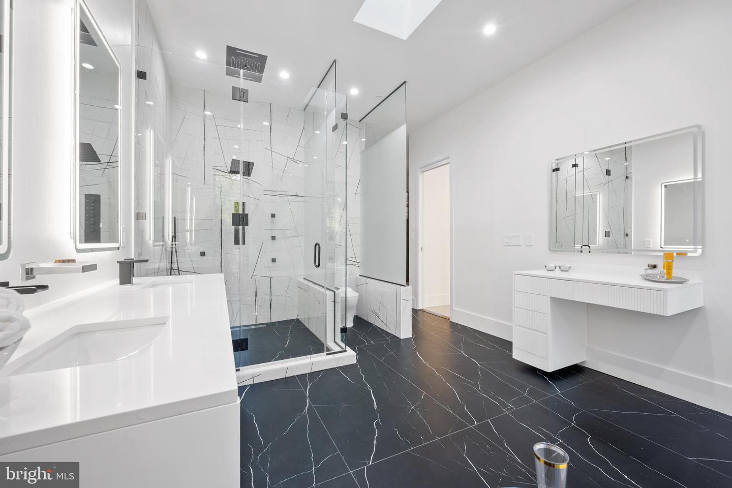 4509 FOXHALL CRES NW, WASHINGTON, District Of Columbia 20007, 5 Bedrooms Bedrooms, ,6 BathroomsBathrooms,Residential,For sale,4509 FOXHALL CRES NW,DCDC2213036 MLS # DCDC2213036