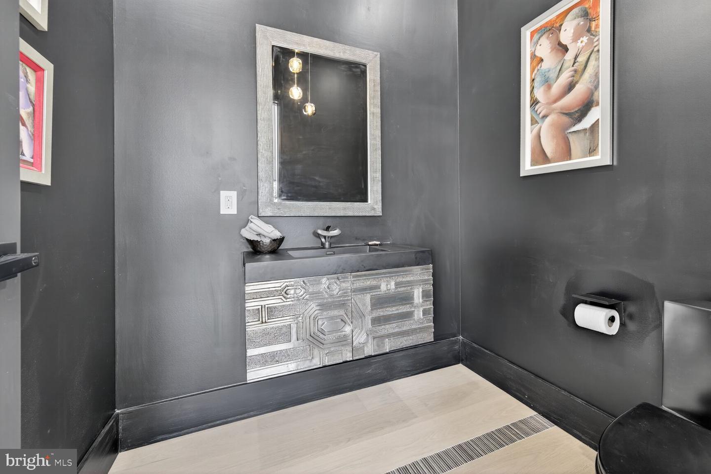 4509 FOXHALL CRES NW, WASHINGTON, District Of Columbia 20007, 5 Bedrooms Bedrooms, ,6 BathroomsBathrooms,Residential,For sale,4509 FOXHALL CRES NW,DCDC2213036 MLS # DCDC2213036