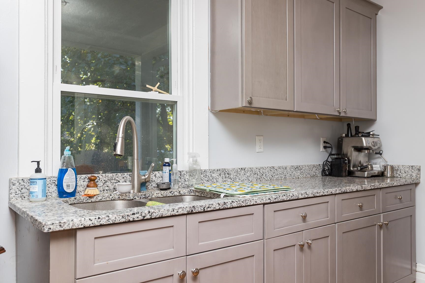 484 VIRGINIA AVE, HARRISONBURG, Virginia 22801, 4 Bedrooms Bedrooms, ,2 BathroomsBathrooms,Residential,484 VIRGINIA AVE,668842 MLS # 668842