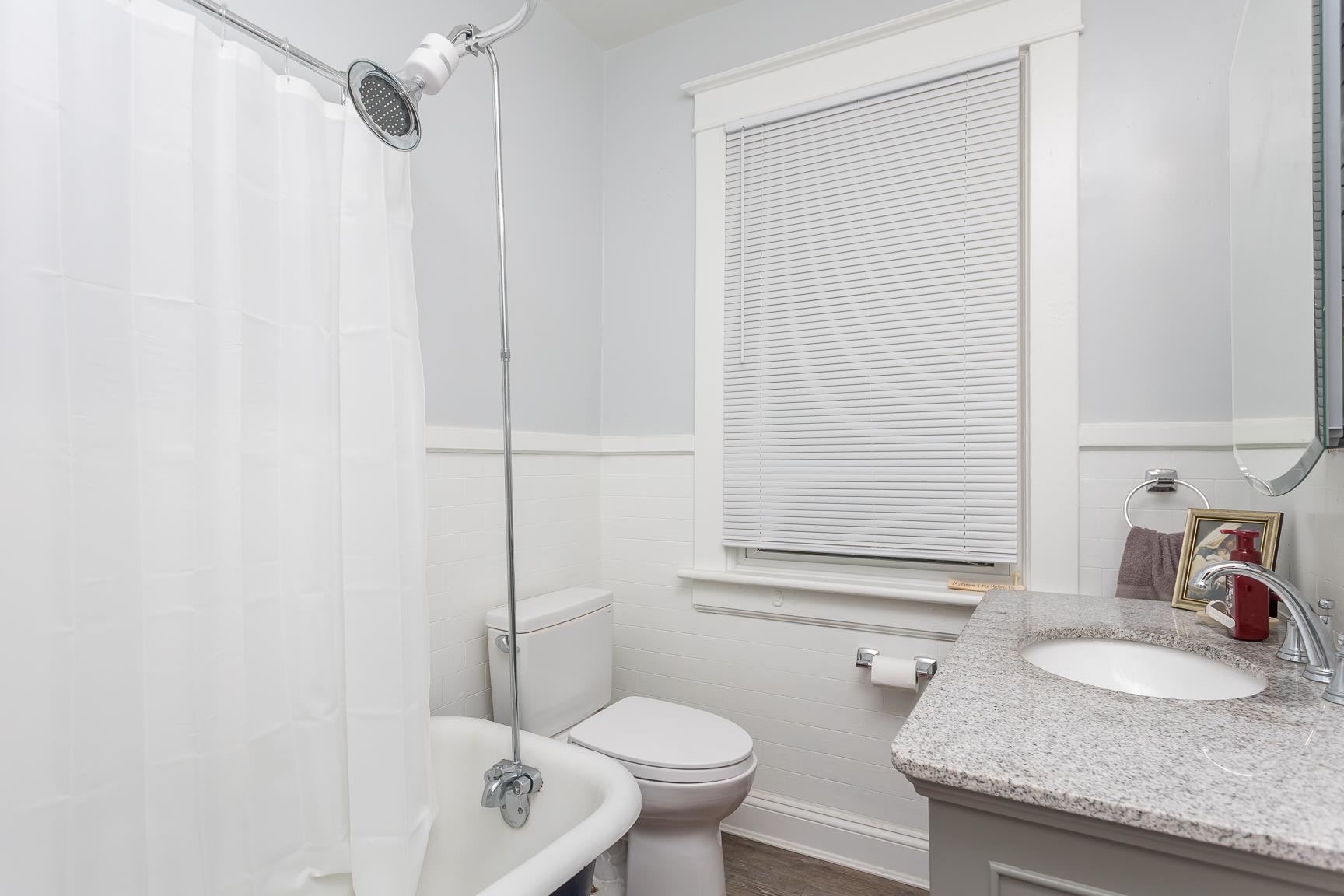 484 VIRGINIA AVE, HARRISONBURG, Virginia 22801, 4 Bedrooms Bedrooms, ,2 BathroomsBathrooms,Residential,484 VIRGINIA AVE,668842 MLS # 668842