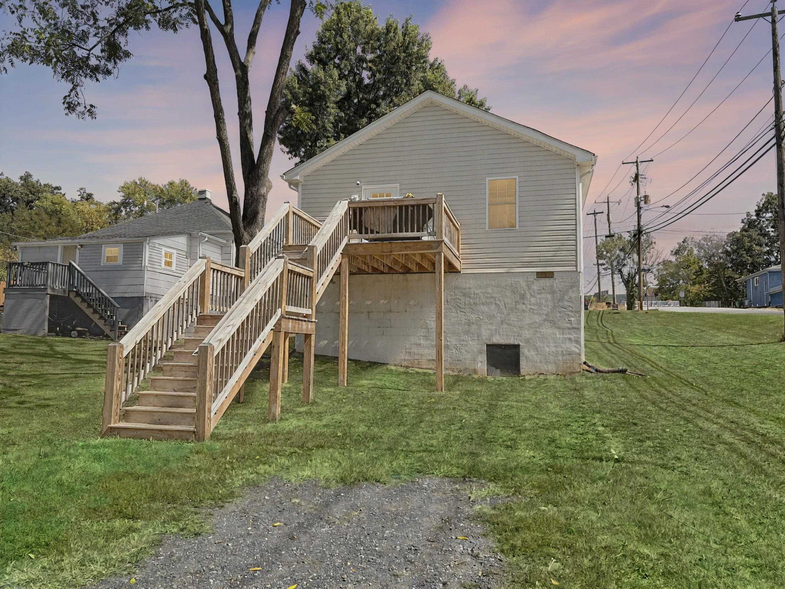 601 N BAYARD AVE, WAYNESBORO, Virginia 22980, 3 Bedrooms Bedrooms, ,2 BathroomsBathrooms,Residential,601 N Bayard Avenue,601 N BAYARD AVE,668843 MLS # 668843 601 N BAYARD AVE, WAYNESBORO, Virginia 22980, 3 Bedrooms Bedrooms, ,2 BathroomsBathrooms,Residential,601 N Bayard Avenue,601 N BAYARD AVE,668843 MLS # 668843