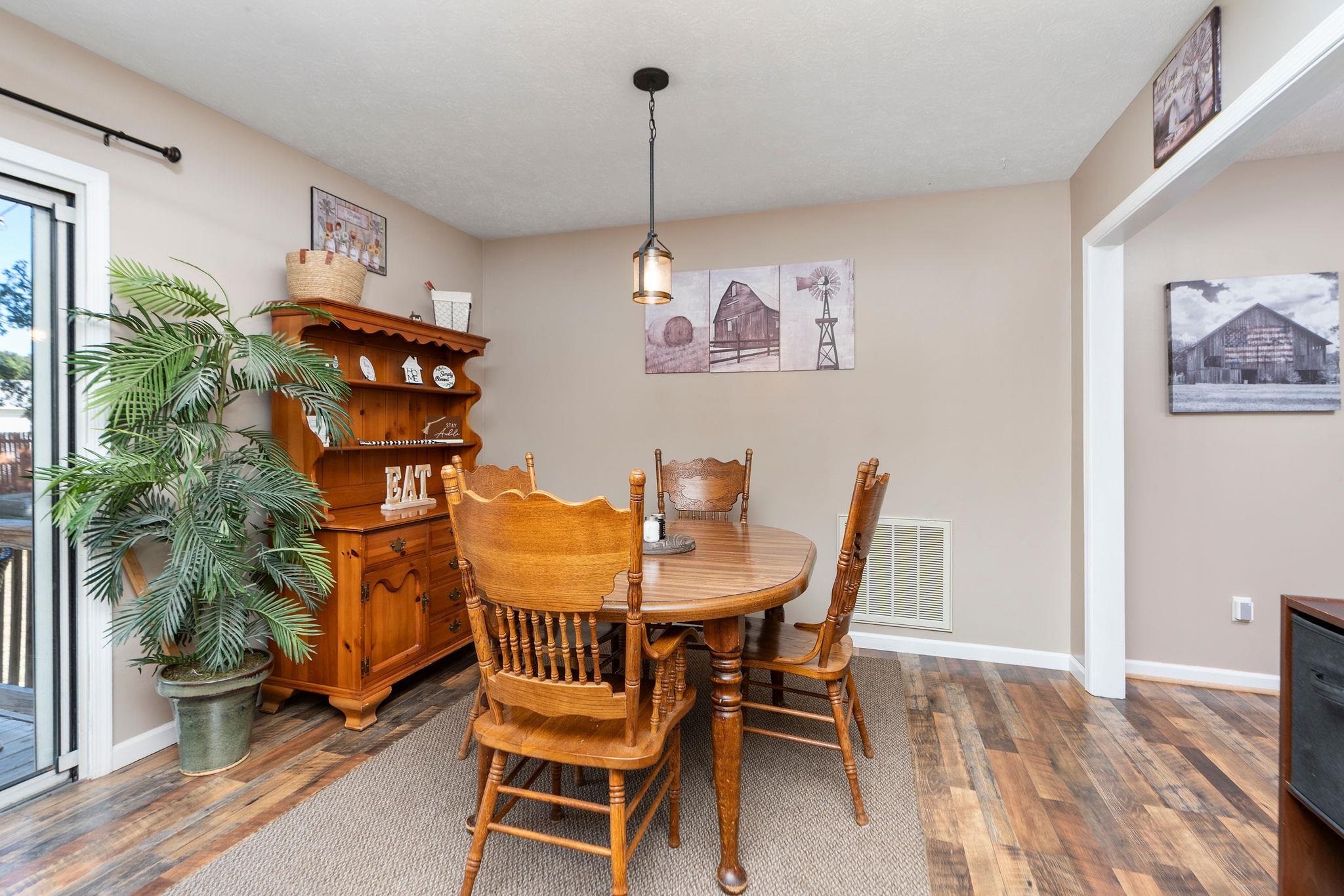 294 FOREST SPRINGS DR, STUARTS DRAFT, Virginia 24477, 3 Bedrooms Bedrooms, ,2 BathroomsBathrooms,Residential,294 FOREST SPRINGS DR,668850 MLS # 668850