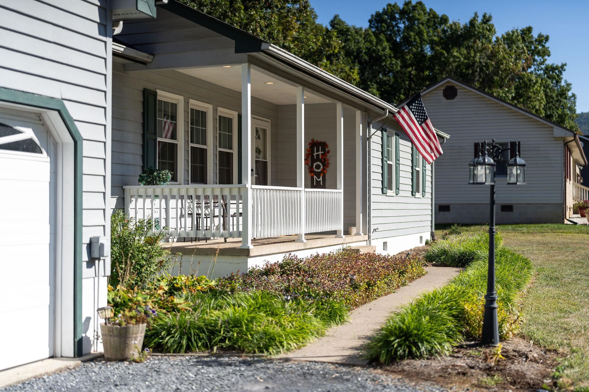 294 FOREST SPRINGS DR, STUARTS DRAFT, Virginia 24477, 3 Bedrooms Bedrooms, ,2 BathroomsBathrooms,Residential,294 FOREST SPRINGS DR,668850 MLS # 668850