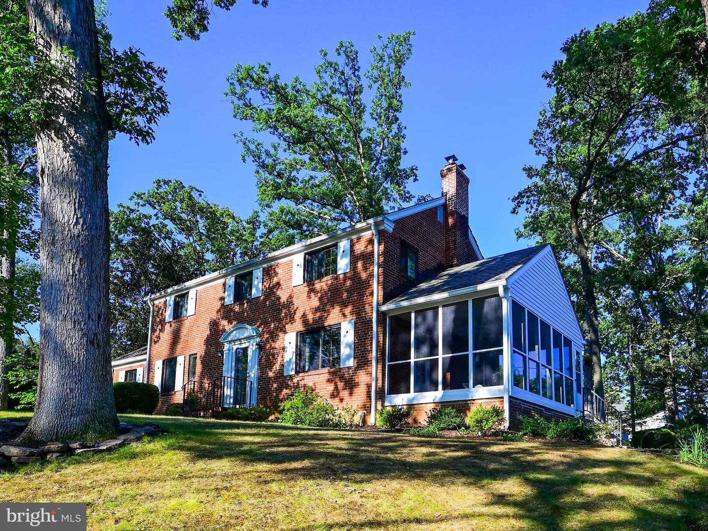 601 N OVERLOOK DR, ALEXANDRIA, Virginia 22305, 3 Bedrooms Bedrooms, 14 Rooms Rooms,2 BathroomsBathrooms,Residential,For sale,601 N OVERLOOK DR,VAAX2048568 MLS # VAAX2048568