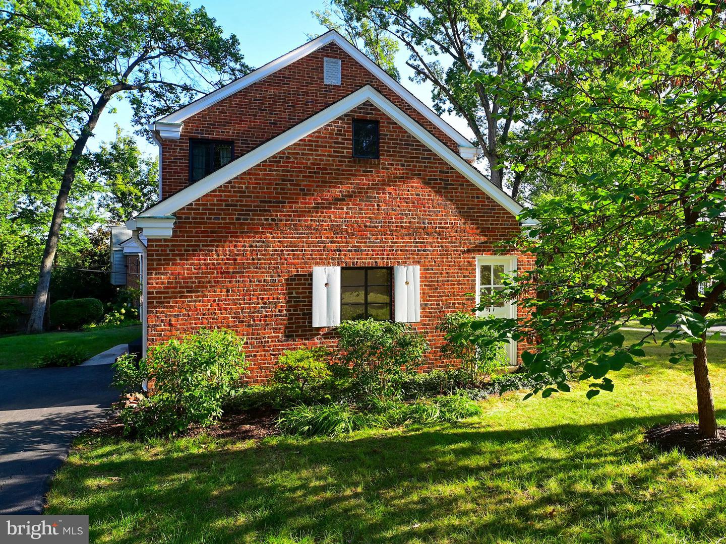 601 N OVERLOOK DR, ALEXANDRIA, Virginia 22305, 3 Bedrooms Bedrooms, 14 Rooms Rooms,2 BathroomsBathrooms,Residential,For sale,601 N OVERLOOK DR,VAAX2048568 MLS # VAAX2048568