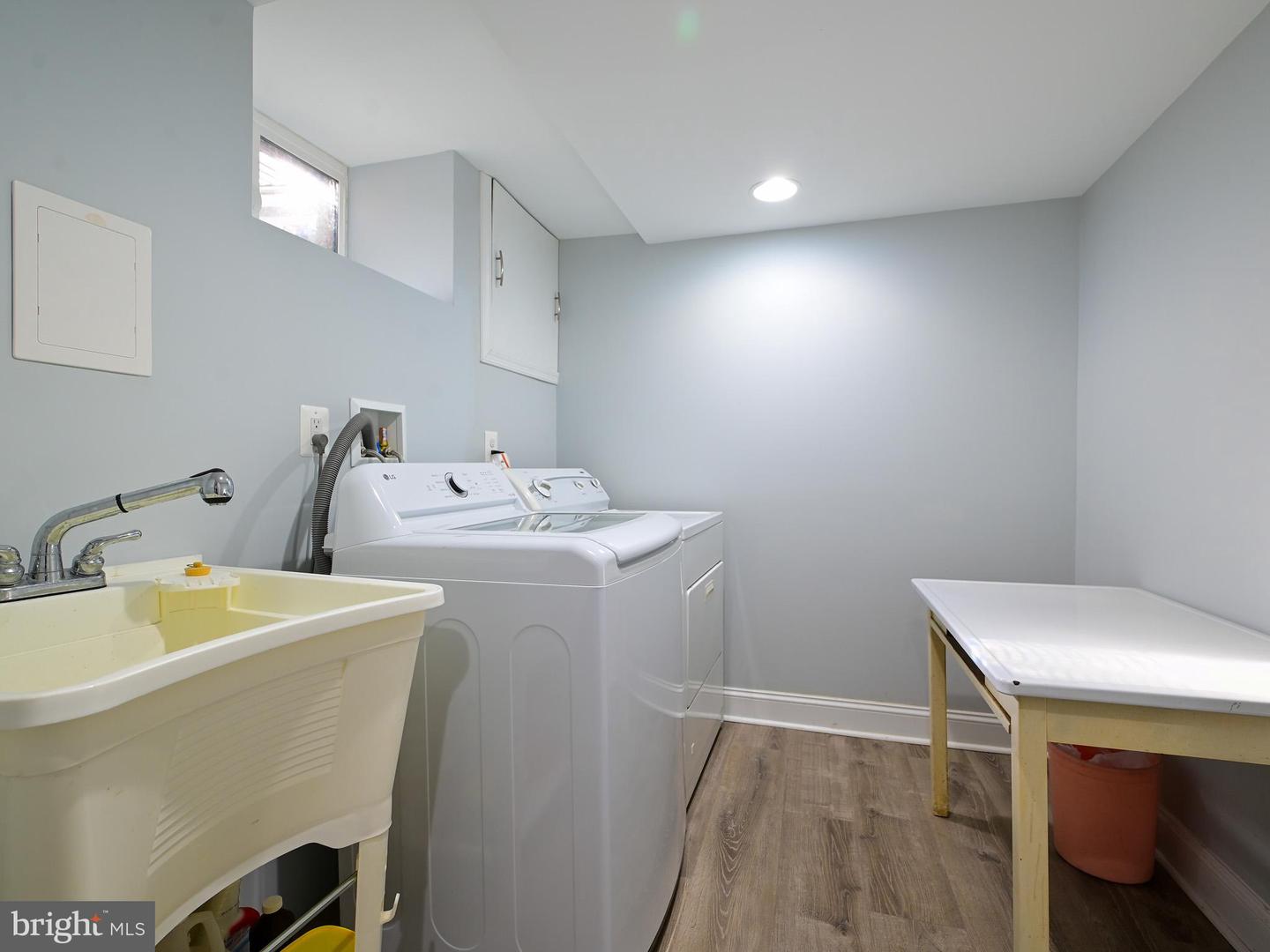 601 N OVERLOOK DR, ALEXANDRIA, Virginia 22305, 3 Bedrooms Bedrooms, 14 Rooms Rooms,2 BathroomsBathrooms,Residential,For sale,601 N OVERLOOK DR,VAAX2048568 MLS # VAAX2048568
