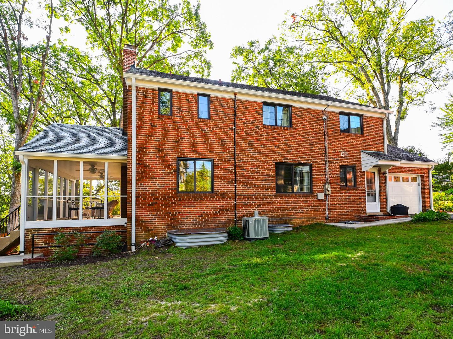 601 N OVERLOOK DR, ALEXANDRIA, Virginia 22305, 3 Bedrooms Bedrooms, 14 Rooms Rooms,2 BathroomsBathrooms,Residential,For sale,601 N OVERLOOK DR,VAAX2048568 MLS # VAAX2048568