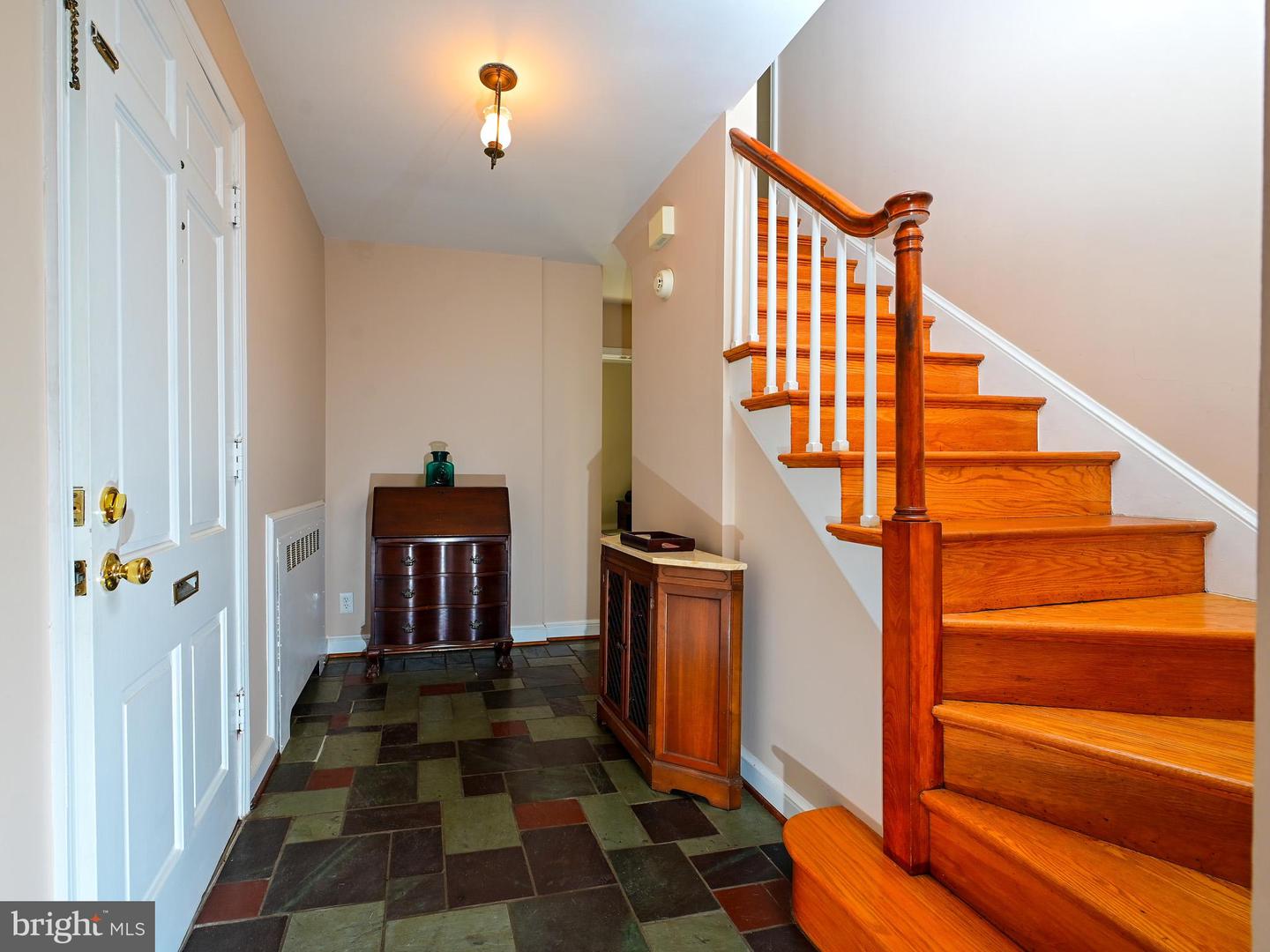 601 N OVERLOOK DR, ALEXANDRIA, Virginia 22305, 3 Bedrooms Bedrooms, 14 Rooms Rooms,2 BathroomsBathrooms,Residential,For sale,601 N OVERLOOK DR,VAAX2048568 MLS # VAAX2048568