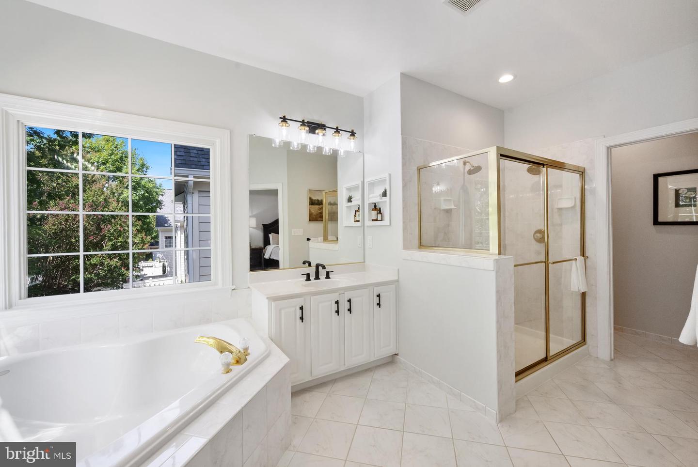 3830 FARRCROFT DR, FAIRFAX, Virginia 22030, 3 Bedrooms Bedrooms, ,4 BathroomsBathrooms,Residential,For sale,3830 FARRCROFT DR,VAFC2006802 MLS # VAFC2006802