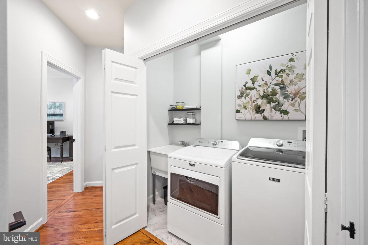 3830 FARRCROFT DR, FAIRFAX, Virginia 22030, 3 Bedrooms Bedrooms, ,4 BathroomsBathrooms,Residential,For sale,3830 FARRCROFT DR,VAFC2006802 MLS # VAFC2006802
