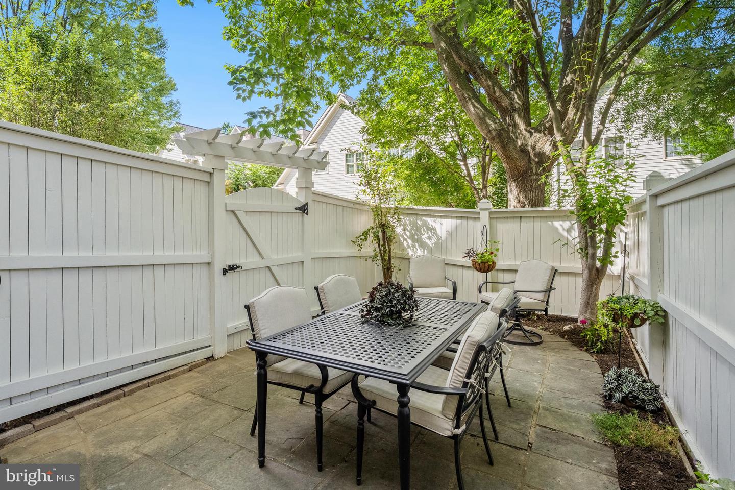3830 FARRCROFT DR, FAIRFAX, Virginia 22030, 3 Bedrooms Bedrooms, ,4 BathroomsBathrooms,Residential,For sale,3830 FARRCROFT DR,VAFC2006802 MLS # VAFC2006802