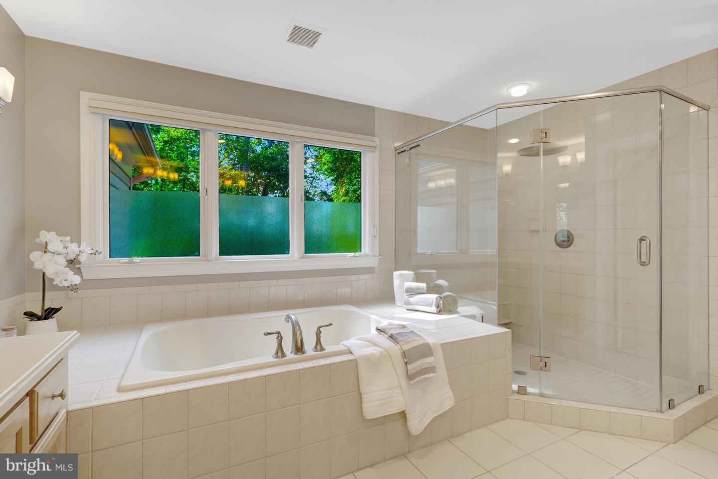 1834 ELGIN DR, VIENNA, Virginia 22182, 5 Bedrooms Bedrooms, 10 Rooms Rooms,4 BathroomsBathrooms,Residential,For sale,1834 ELGIN DR,VAFX2261882 MLS # VAFX2261882