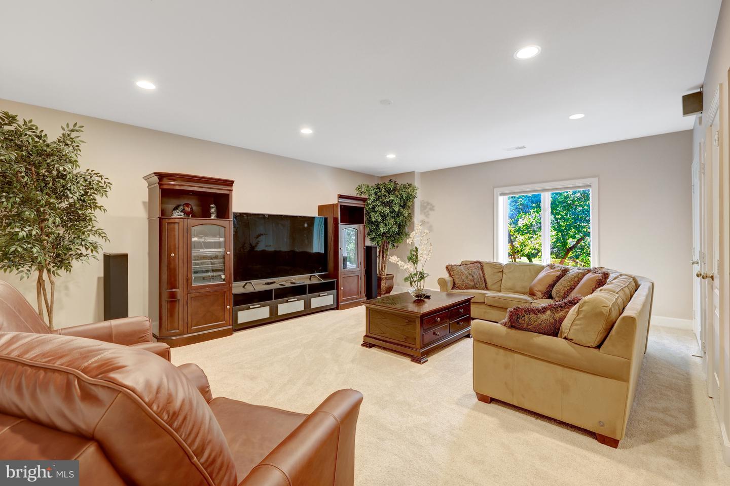 1834 ELGIN DR, VIENNA, Virginia 22182, 5 Bedrooms Bedrooms, 10 Rooms Rooms,4 BathroomsBathrooms,Residential,For sale,1834 ELGIN DR,VAFX2261882 MLS # VAFX2261882