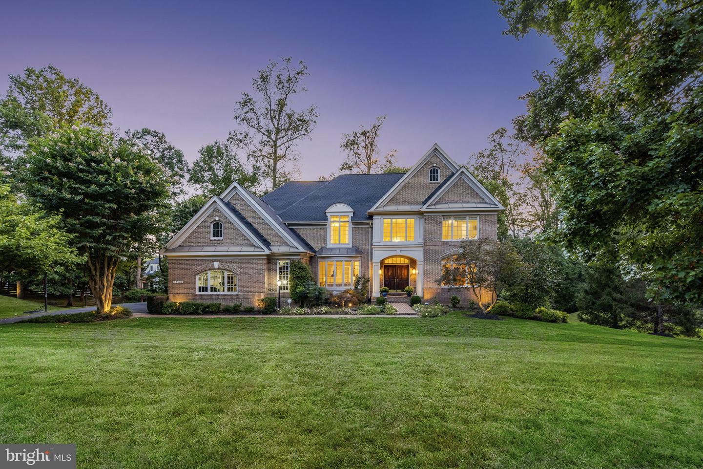 1834 ELGIN DR, VIENNA, Virginia 22182, 5 Bedrooms Bedrooms, 10 Rooms Rooms,4 BathroomsBathrooms,Residential,For sale,1834 ELGIN DR,VAFX2261882 MLS # VAFX2261882