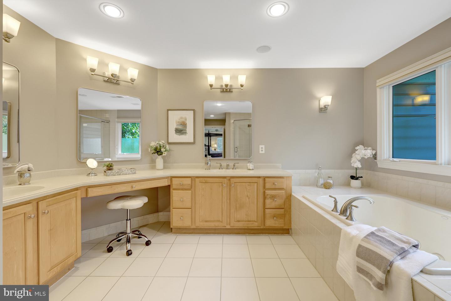 1834 ELGIN DR, VIENNA, Virginia 22182, 5 Bedrooms Bedrooms, 10 Rooms Rooms,4 BathroomsBathrooms,Residential,For sale,1834 ELGIN DR,VAFX2261882 MLS # VAFX2261882