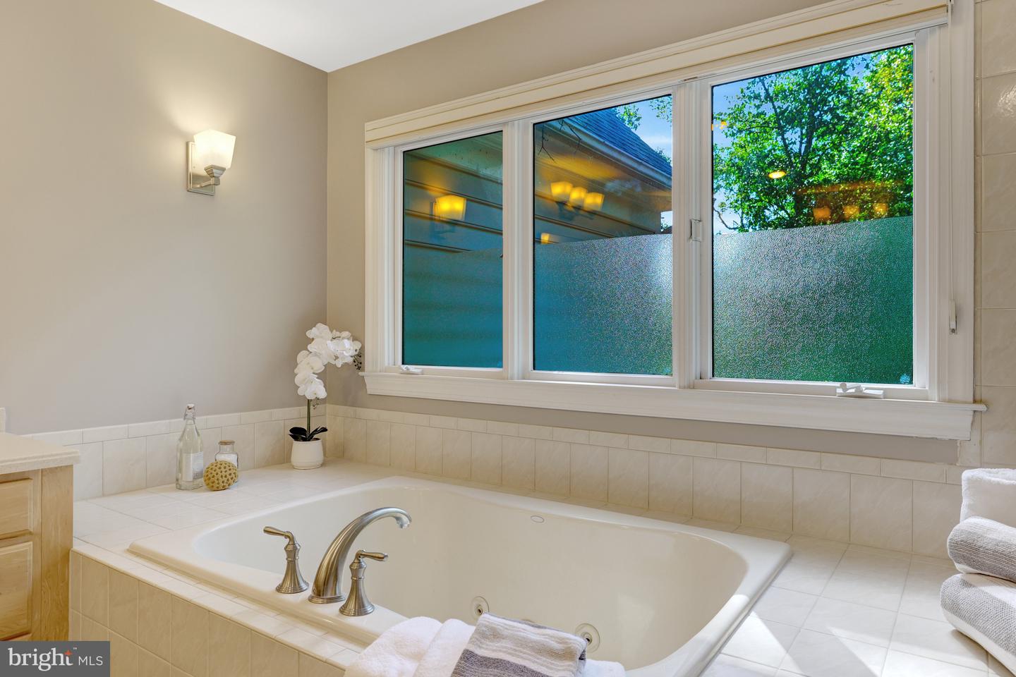 1834 ELGIN DR, VIENNA, Virginia 22182, 5 Bedrooms Bedrooms, 10 Rooms Rooms,4 BathroomsBathrooms,Residential,For sale,1834 ELGIN DR,VAFX2261882 MLS # VAFX2261882