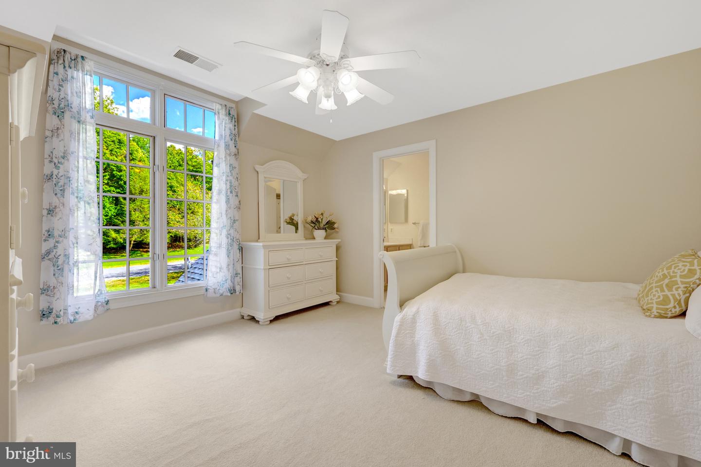 1834 ELGIN DR, VIENNA, Virginia 22182, 5 Bedrooms Bedrooms, 10 Rooms Rooms,4 BathroomsBathrooms,Residential,For sale,1834 ELGIN DR,VAFX2261882 MLS # VAFX2261882