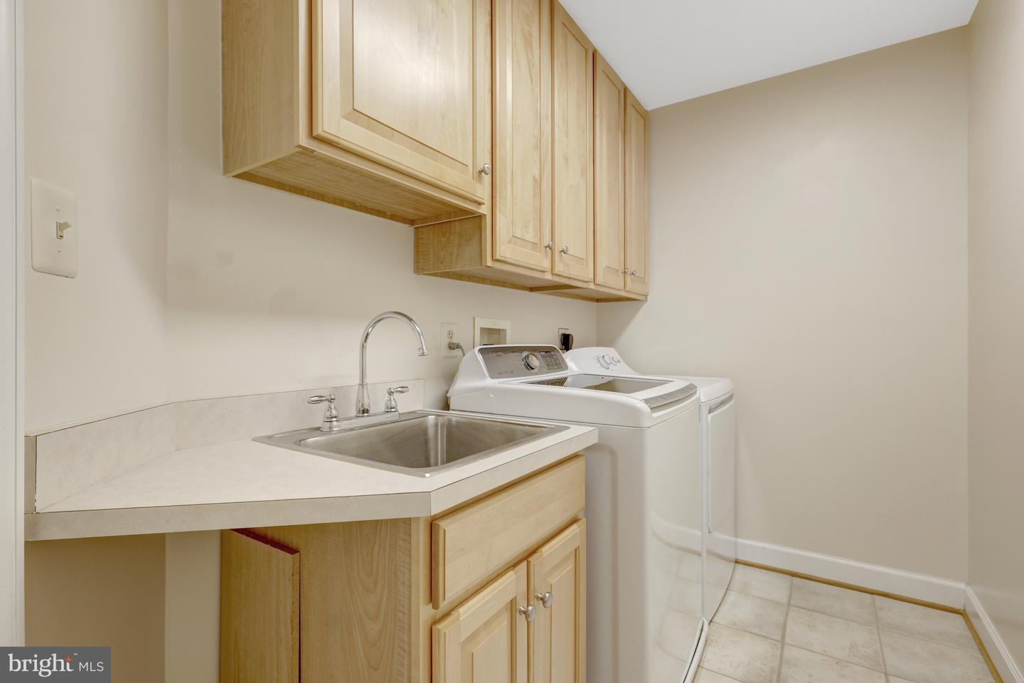 1834 ELGIN DR, VIENNA, Virginia 22182, 5 Bedrooms Bedrooms, 10 Rooms Rooms,4 BathroomsBathrooms,Residential,For sale,1834 ELGIN DR,VAFX2261882 MLS # VAFX2261882