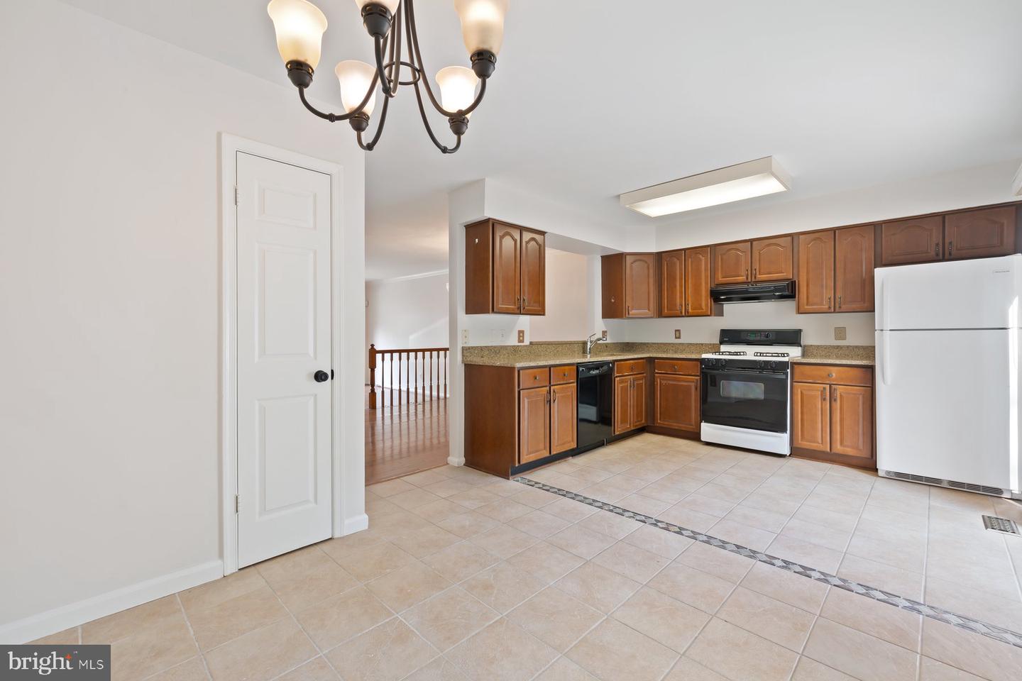 5321 BUXTON CT, ALEXANDRIA, Virginia 22315, 3 Bedrooms Bedrooms, ,3 BathroomsBathrooms,Residential,For sale,5321 BUXTON CT,VAFX2261930 MLS # VAFX2261930
