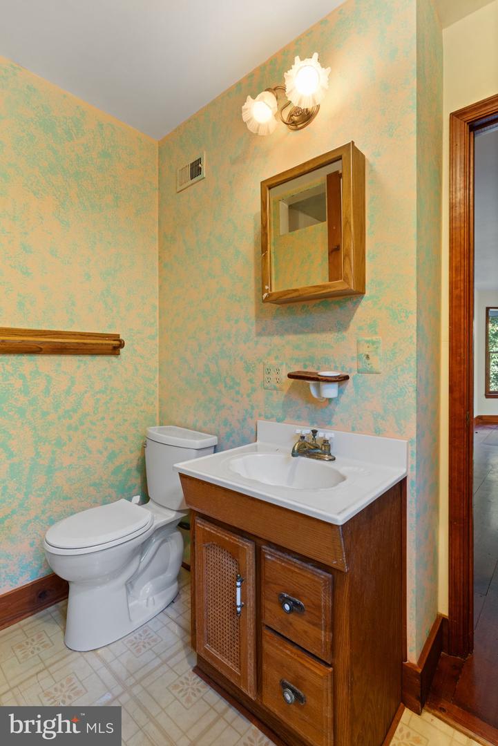 35454 CHERRY GROVE LN, ROUND HILL, Virginia 20141, 3 Bedrooms Bedrooms, ,2 BathroomsBathrooms,Residential,For sale,35454 CHERRY GROVE LN,VALO2105044 MLS # VALO2105044