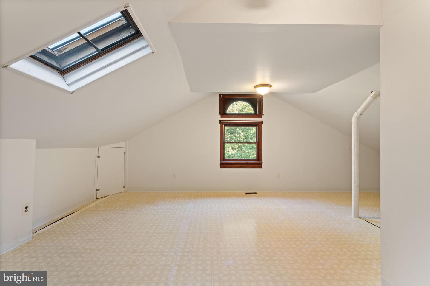 35454 CHERRY GROVE LN, ROUND HILL, Virginia 20141, 3 Bedrooms Bedrooms, ,2 BathroomsBathrooms,Residential,For sale,35454 CHERRY GROVE LN,VALO2105044 MLS # VALO2105044