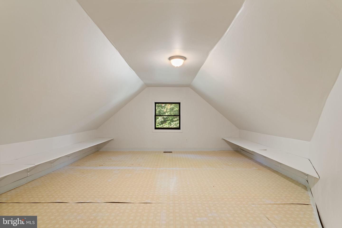 35454 CHERRY GROVE LN, ROUND HILL, Virginia 20141, 3 Bedrooms Bedrooms, ,2 BathroomsBathrooms,Residential,For sale,35454 CHERRY GROVE LN,VALO2105044 MLS # VALO2105044