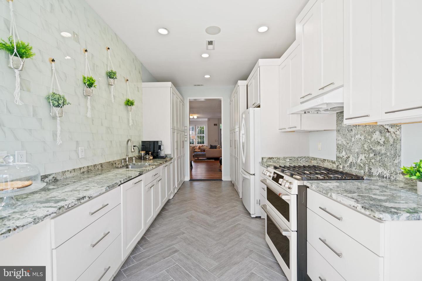 611 F ST NE, WASHINGTON, District Of Columbia 20002, 3 Bedrooms Bedrooms, ,2 BathroomsBathrooms,Residential,For sale,611 F ST NE,DCDC2216326 MLS # DCDC2216326
