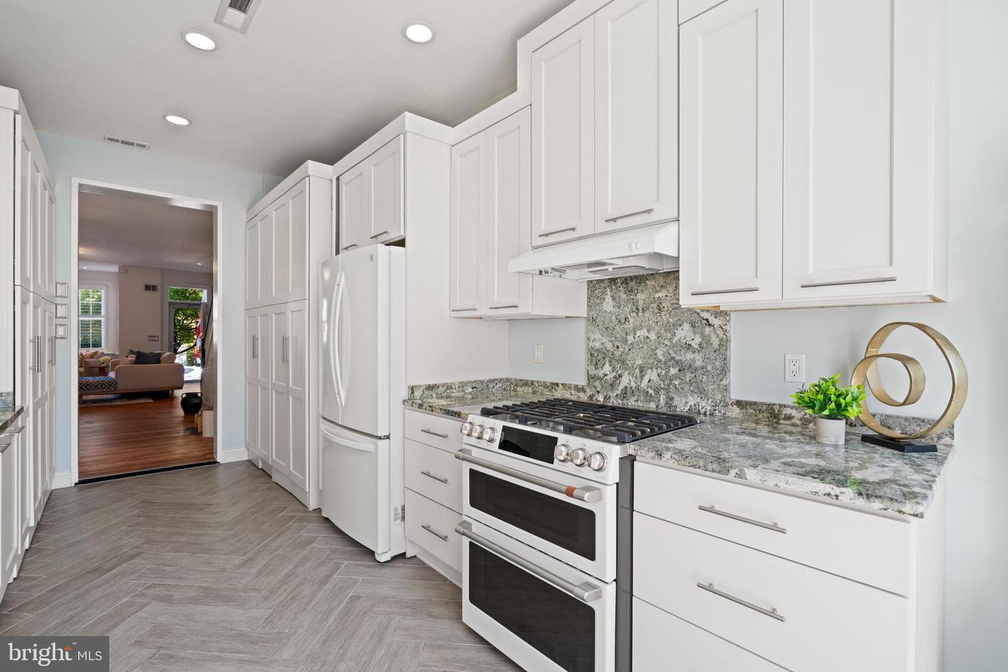 611 F ST NE, WASHINGTON, District Of Columbia 20002, 3 Bedrooms Bedrooms, ,2 BathroomsBathrooms,Residential,For sale,611 F ST NE,DCDC2216326 MLS # DCDC2216326
