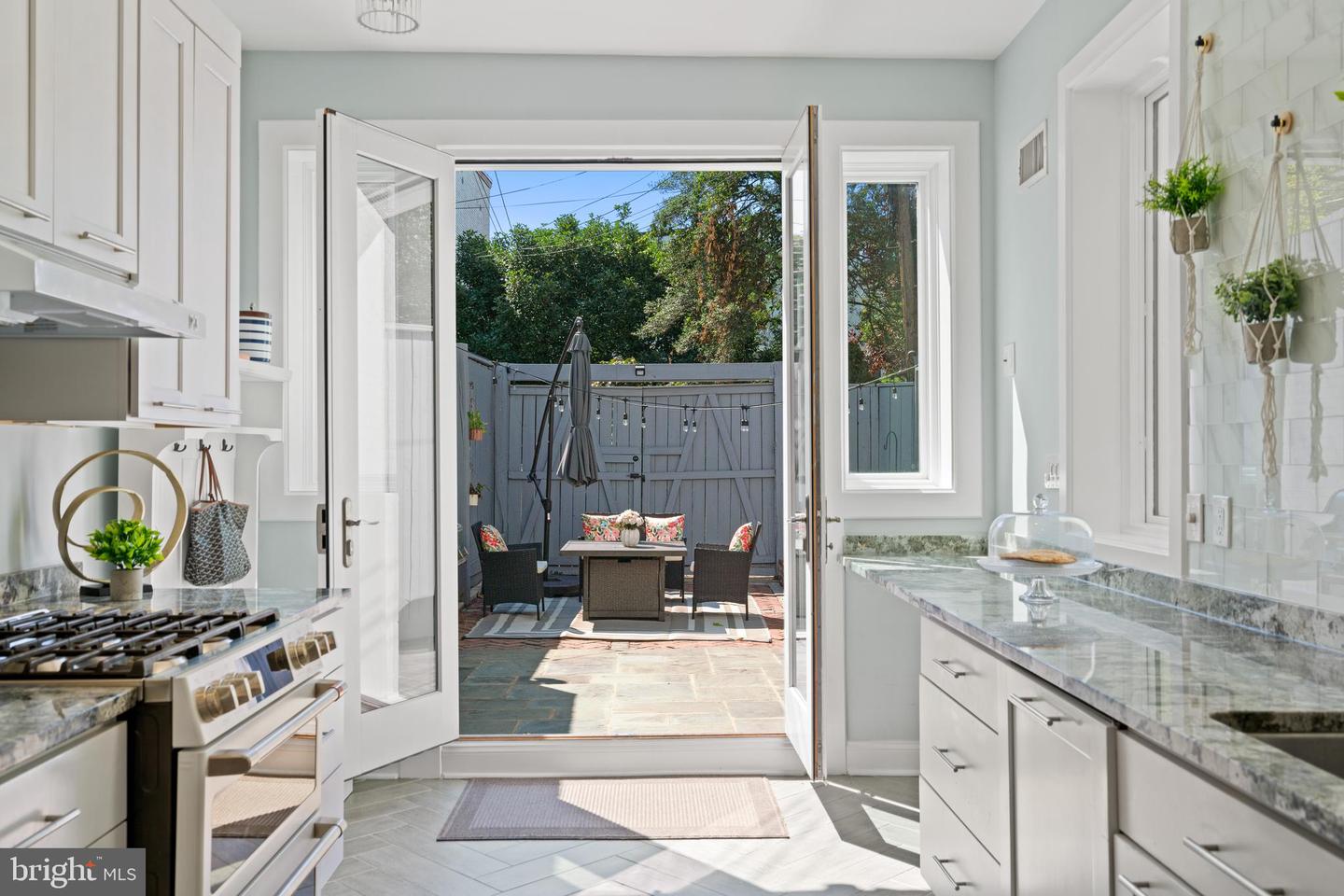 611 F ST NE, WASHINGTON, District Of Columbia 20002, 3 Bedrooms Bedrooms, ,2 BathroomsBathrooms,Residential,For sale,611 F ST NE,DCDC2216326 MLS # DCDC2216326