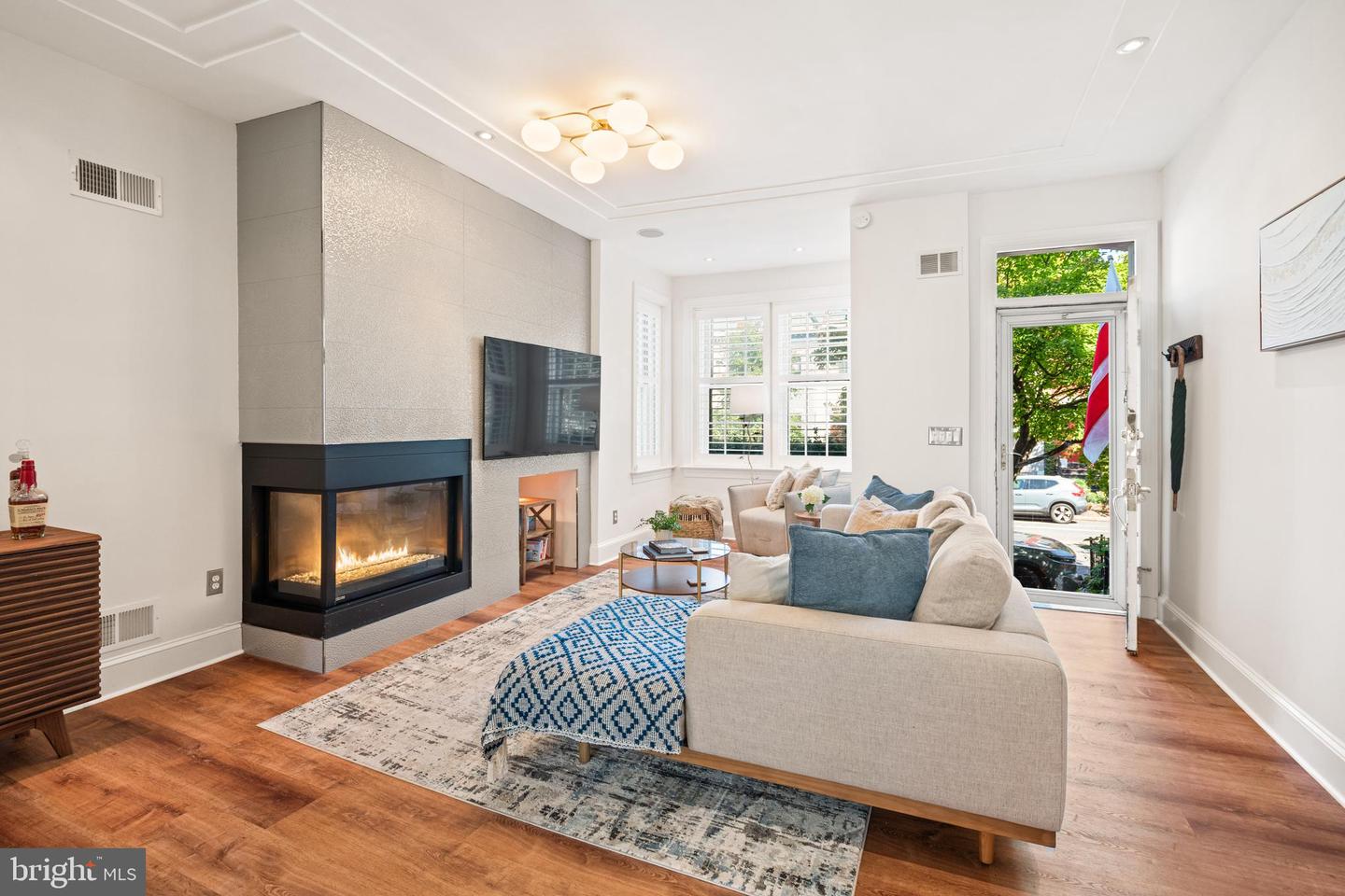 611 F ST NE, WASHINGTON, District Of Columbia 20002, 3 Bedrooms Bedrooms, ,2 BathroomsBathrooms,Residential,For sale,611 F ST NE,DCDC2216326 MLS # DCDC2216326