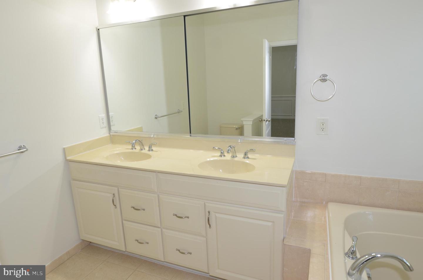 5636 ARROWFIELD TER, HAYMARKET, Virginia 20169, 4 Bedrooms Bedrooms, ,3 BathroomsBathrooms,Residential,For sale,5636 ARROWFIELD TER,VAPW2102246 MLS # VAPW2102246